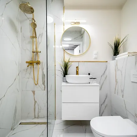 Pileckiego 59 Free Parking By Perfect وارسو