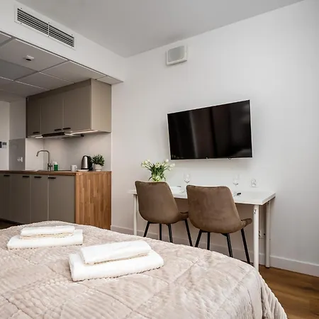 Pileckiego 59 Free Parking By Perfect