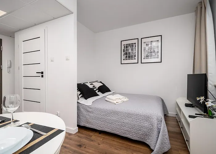 Pileckiego 59 Free Parking By Perfect