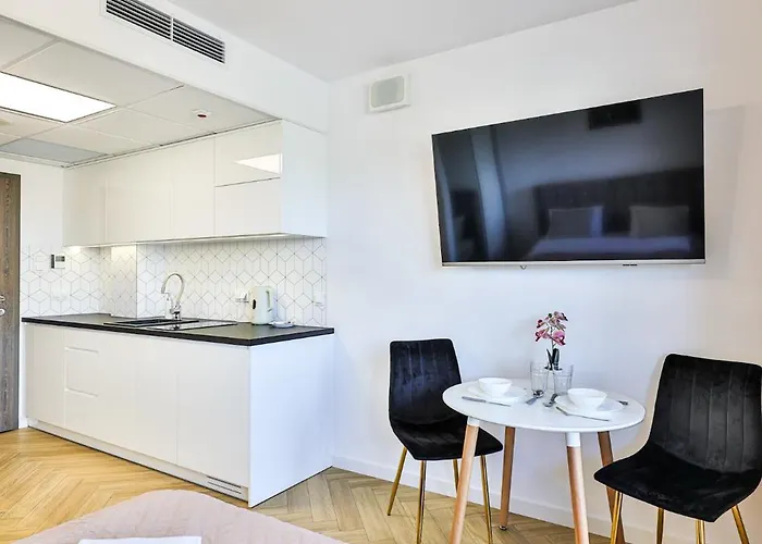 Pileckiego 59 Free Parking By Perfect Warszawa